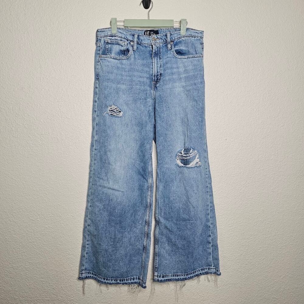 Gap High rise wide leg light wash raw hem distressed high rise jeans size 12